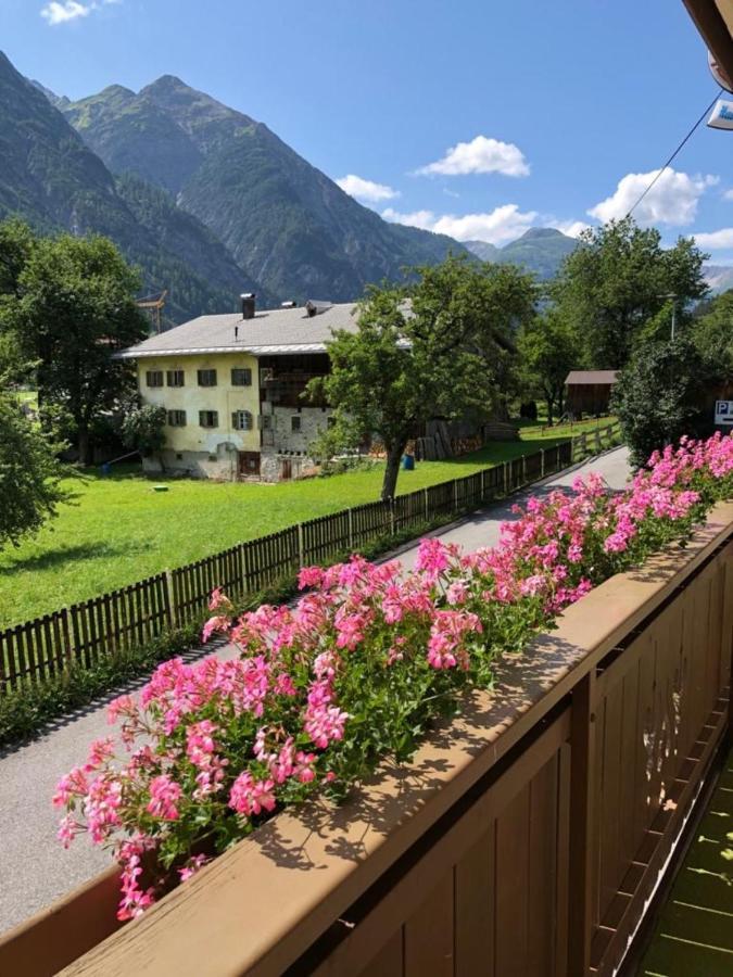 Pension & Ferienwohnungen Haus Edelweiss Holzgau Ngoại thất bức ảnh